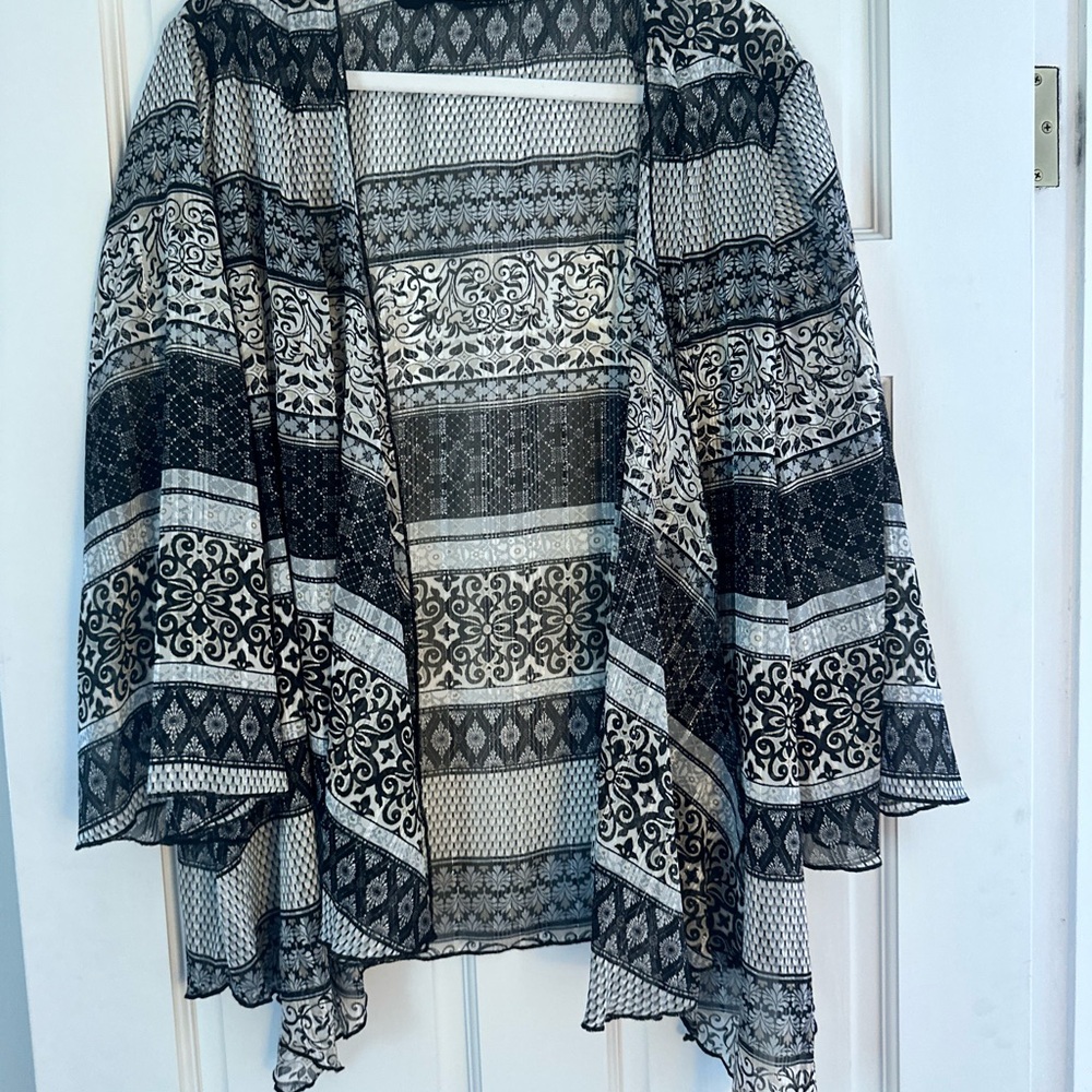 Sara Michelle Black and White Patterned Sheer Kimono Cardigan